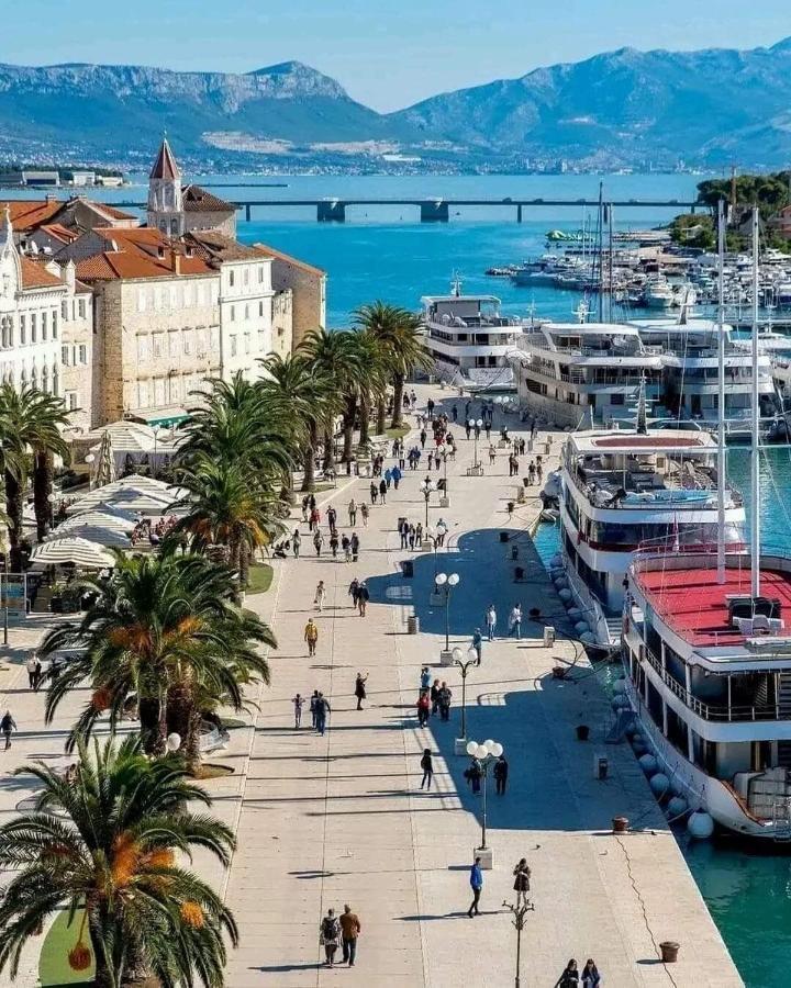 Rooms Carija Trogir Exteriör bild